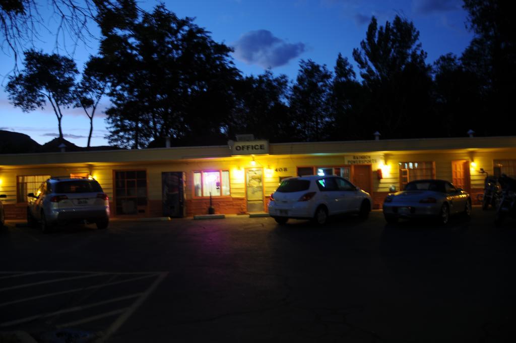 Rainbow Motel เธอร์โมโปลิส ภายนอก รูปภาพ