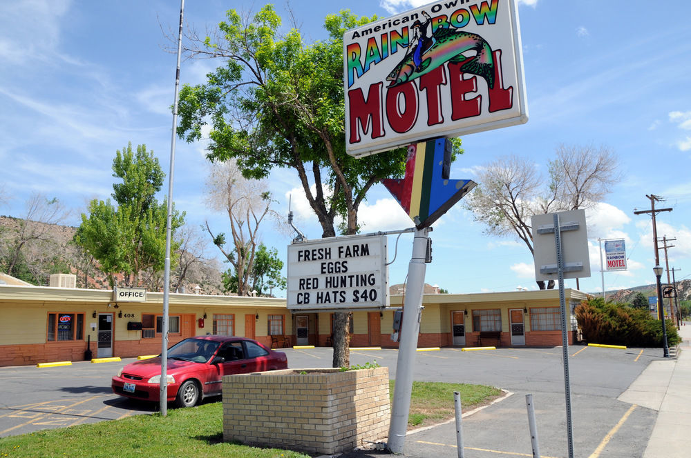 Rainbow Motel เธอร์โมโปลิส ภายนอก รูปภาพ