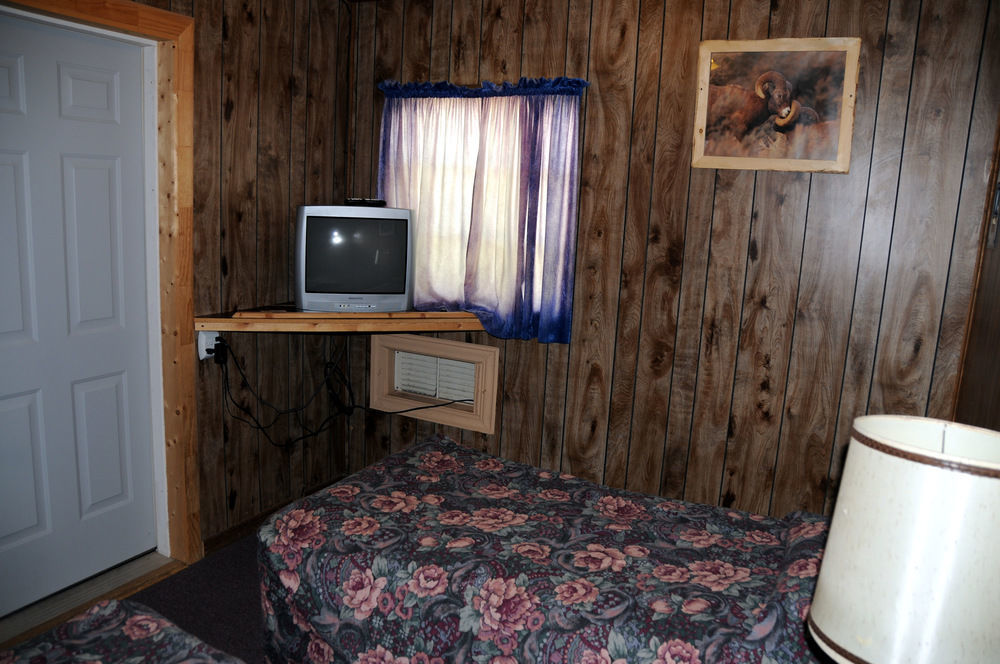 Rainbow Motel เธอร์โมโปลิส ภายนอก รูปภาพ
