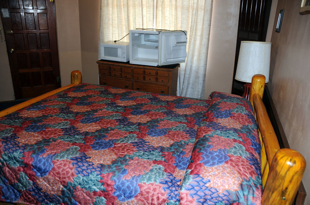 Rainbow Motel เธอร์โมโปลิส ภายนอก รูปภาพ